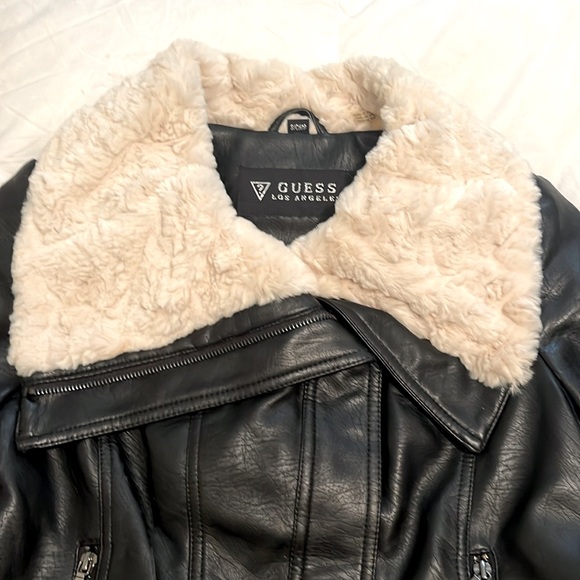 Black leather Guess jacket with white fur collar… - Picture 4 of 7